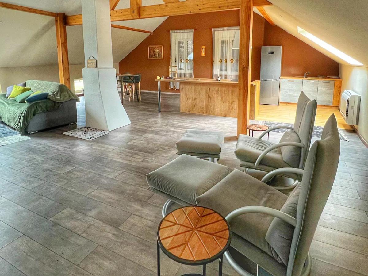 Loft Spacieux En Pleine Foret Bining Eksteriør billede